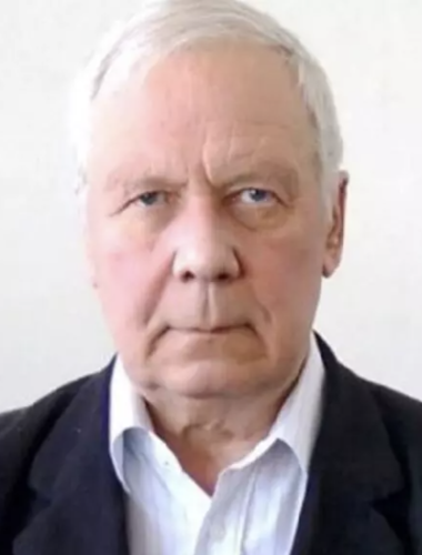 учёный Валерий Звегинцев