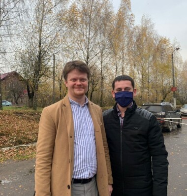 Данил Беглец с адвокатом. Фото: Telegram-канал Павел Чиков - глава Агоры