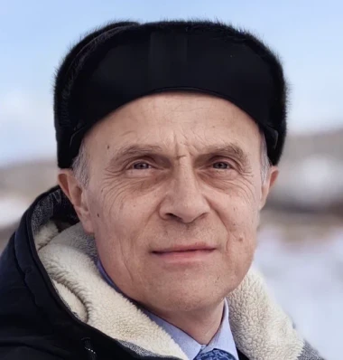 Александр Вакарев