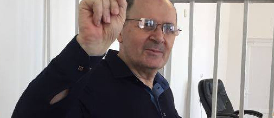 Оюб Титиев перед началом судебного заседания 31 марта. Фото ПЦ Мемориал