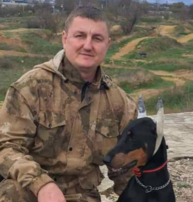 Анатолий Кобзарь