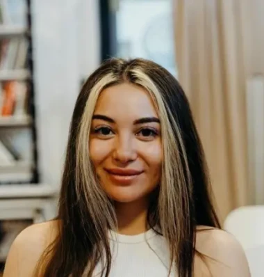 Ника Гуинь