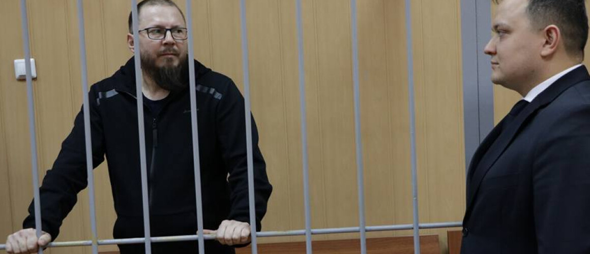 Алексей Политиков и его адвокат Сергей Бадамшин перед оглашением приговора. Фото Дмитрия Борко