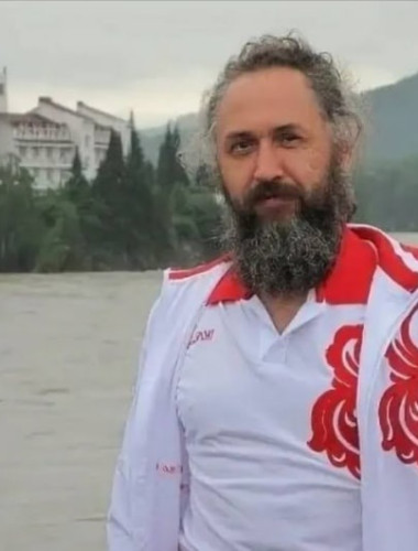 Алексей Устюжин