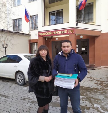 Мартин Кочесоков с адвокатом после заседания
