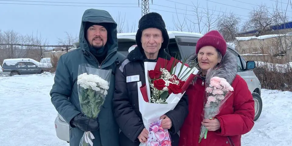 Александр Серёдкин с семьёй после освобождения из колонии